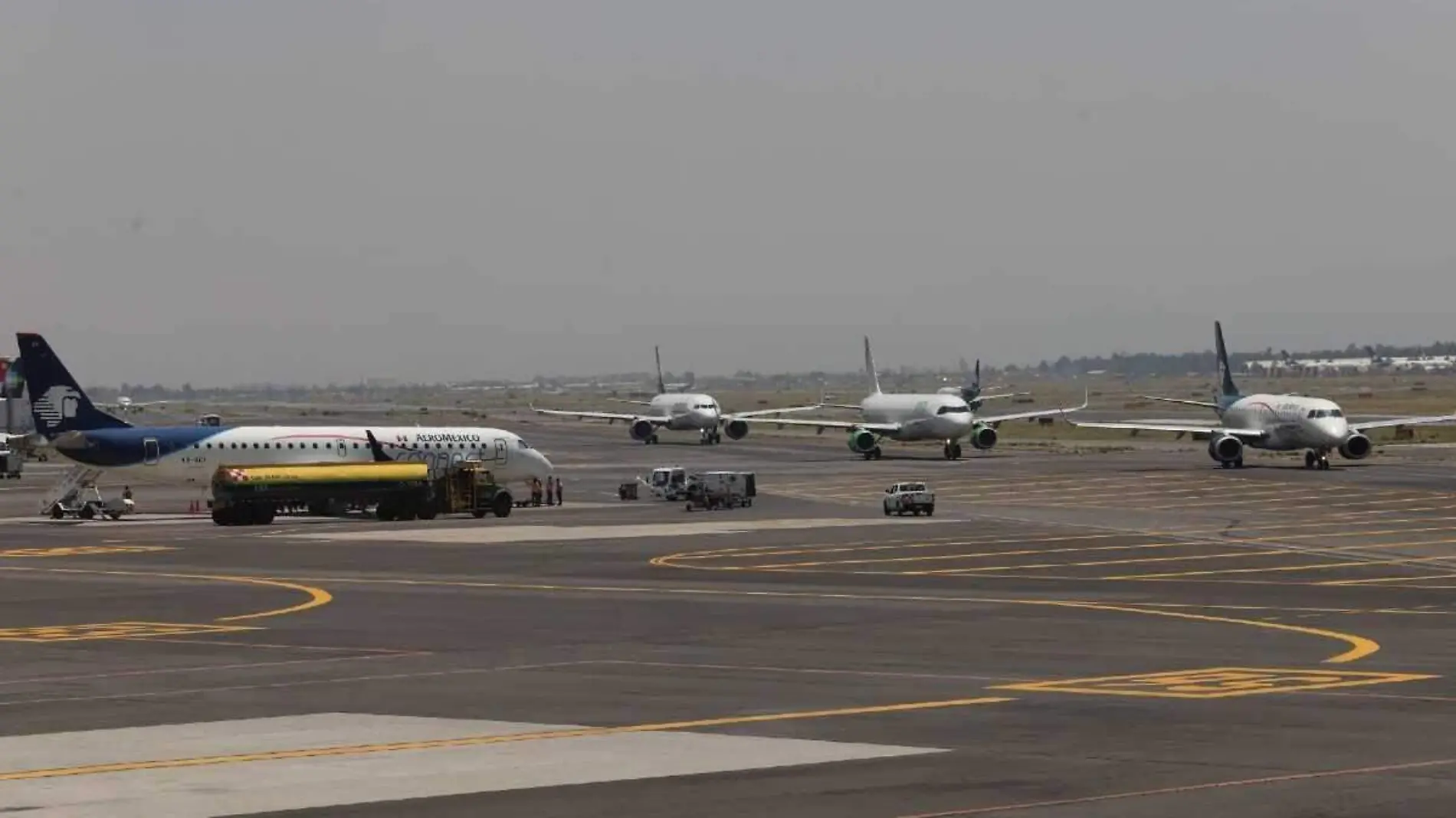 aviones en aeropuerto internacional CDMX_AICM